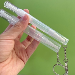 Venta al por mayor de bolígrafos transparentes de 3ml y 5ml para el cuidado personal y la belleza, con esmalte de uñas nutritivo para cutículas y llavero. - Product Image 3