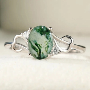 Anello con texture naturale per donna, elegante gioiello da dito alla moda - Product Image 2