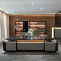 Bureau de direction moderne de luxe en panneau MDF E0, grand bureau de bureau avec armoire latérale à éclairage LED pour manager