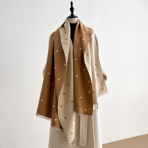Écharpe Jacquard en forme de cœur en cachemire pour femme-Mélange <span class=keywords><strong>acrylique</strong></span> doux-Enveloppe à la mode bicolore-Accessoire châle d'hiver polyvalent - Product Image 2