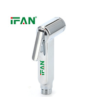Accessoire de bidet IFAN avec installation soignée, aspect intégré