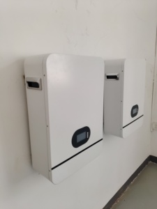 แบตเตอรี่ลิเธียมไอรอนฟอสเฟตแบบติดผนัง 51.2V 100Ah 5.12kWh สำหรับระบบโซลาร์เซลล์ออฟกริด 51.2V100Ah - Product Image 4