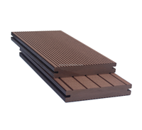 Decking WPC facile à installer, facile à bricoler avec des kits d'installation complets