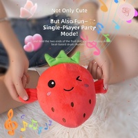 Mainan Edukasi Sensorik Buah Multifungsi Boneka Pisang Stroberi Boneka Plush Lembut Interaksi Orang Tua-Anak yang Menyenangkan
