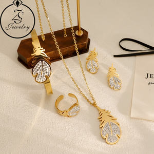 1個入りクリスタル女性用ジュエリーセットフェザーペンダントネックレスリングとイヤリング人気デザイナースタイル4個入りジュエリーセット - Product Image 1