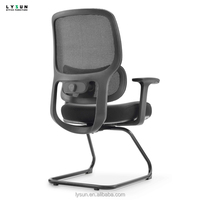 Chaise de bureau ergonomique exécutive confortable et contemporaine, avec dossier haut, support lombaire réglable et extensible, en tissu mesh noir, idéale pour le gaming.