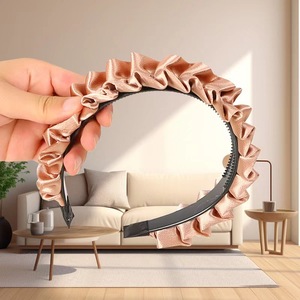Diadema plisada de ala ancha, accesorio para el cabello retro de estilo de hadas de alta gama para mujer, uso diario - Product Image 4