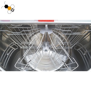 Équipement Apicole <span class=keywords><strong>Extracteur</strong></span> de <span class=keywords><strong>Miel</strong></span> Centrifugeuse Manuelle <span class=keywords><strong>à</strong></span> 6 Cadres en Acier Inoxydable pour la Vente - Product Image 3