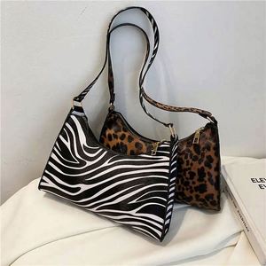 I-0230 Popular New Niche Design Fashion <b>Candy</b> Pattern Single Shoulder Underarm Portable Women's Bag Summer Autumn Winter Chains - Product Image 2