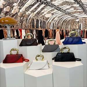 Venta al por mayor de bolsos usados de marcas reconocidas directamente de fábrica para mujeres en grandes cantidades - Product Image 2