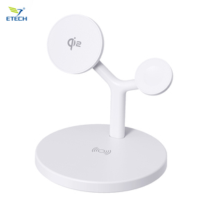 Soporte de carga inalámbrico de 5W de gama alta para <span class=keywords><strong>AirPods</strong></span> y para <span class=keywords><strong>AirPods</strong></span> <span class=keywords><strong>Pro</strong></span> 3 Alineación a presión IOS 15 y carga <span class=keywords><strong>compatible</strong></span> <span class=keywords><strong>con</strong></span> <span class=keywords><strong>Android</strong></span> - Product Image 2