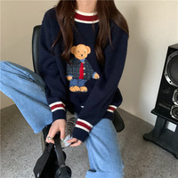 Suéter de punto con bordado de oso lindo estilo universitario OEM, jersey holgado de cuello redondo y manga larga para estudiantes.