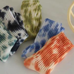 Оптовая продажа, высококачественные толстые махровые окрашенные в галстук спортивные носки для скейтборда, мягкие хлопковые повседневные мужские носки для раскрашивания галстуков - Product Image 2