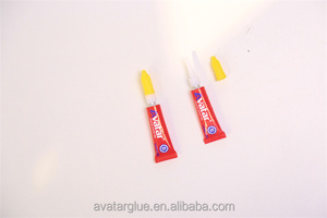 Paquete de 12 Unidades de Pegamento de Cianoacrilato Líquido Transparente en una Sola <span class=keywords><strong>Tarjeta</strong></span>, Fácil de Usar para Vidrio y Metal - Product Image 6