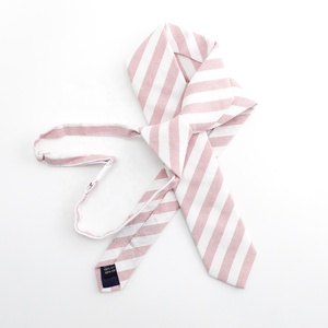 เนคไทสำเร็จรูปสำหรับนักเรียน ขายส่ง สีขาว สายรัดแน่น ปลอดภัย สีชมพูอ่อน ลายทาง ผ้าฝ้าย สำหรับเด็กชายและเด็กหญิง ระดับประถม - Product Image 3