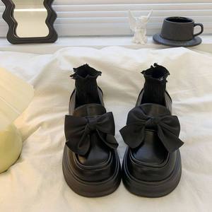รองเท้าโลฟเฟอร์แบบสวมสำหรับผู้หญิงสีดำ สไตล์ฤดูร้อนใหม่ ดีไซน์เฉพาะตัว ประดับโบว์ พื้นหนา สไตล์อังกฤษ วินเทจ หนังแท้ รองเท้าแบบสวม - Product Image 5