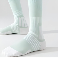 Chaussettes de compression sportives personnalisées avec logo, en nylon et élasthanne, pour la course à pied, la cyclisme, manchon de mollet, hauteur genou