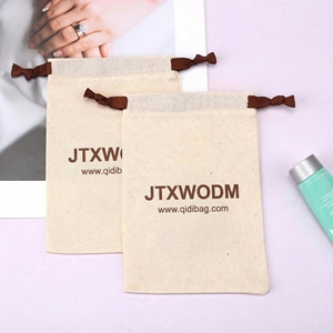 ถุงผ้าแคนวาสสีขาวรีไซเคิลรักษ์โลก พิมพ์โลโก้ตามสั่ง สีพื้น สำหรับใส่เครื่องสำอางหรือของขวัญ พร้อมเชือกผูก - Product Image 3