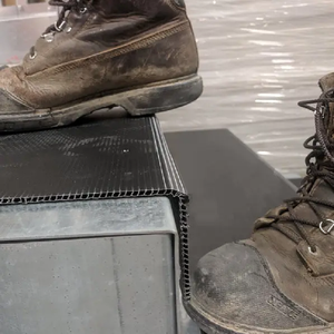 Lámina de Protección de Piso de <span class=keywords><strong>Coroplast</strong></span> Blanco de 4 mm, 48x96, Reciclada, Negra, para Construcción, Impermeable, Ignífuga, con Impresión Personalizada - Product Image 6