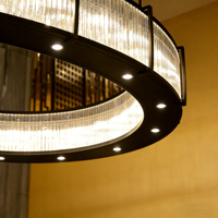 Lustre moderne de luxe à double anneau en cristal, cadre en métal noir, luminaire suspendu pour hall d'hôtel et réception