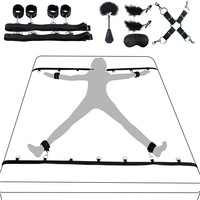 Kit de Contrainte BDSM 7 Pièces Sous Matelas avec Plumeau, Masque pour les Yeux, Pinces à Tétons, Menottes Poignets et Chevilles pour Couples