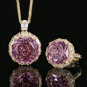 Parure Collier et Boucles d'Oreilles pour Femme en Cuivre Écologique, Zircon Cubique Violet Taille Rose 18-16MM, Style Tendance - Product Image 1