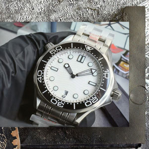 カスタマイズされた高品質夜光防水腕時計サファイアミラー ステンレススチールメンズウォッチ - Product Image 3