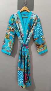 Bata de dormir informal de algodón suave para mujer, estilo kimono Kantha acolchado de longitud completa, con cuello en V y manga tres cuartos, ideal para primavera. - Product Image 2