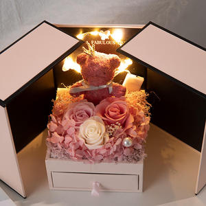Caja de Joyería con Rosas Preservadas para Siempre Moss Bear, Regalos de Navidad y San Valentín, Caja para Anillo y Collar con Rosa Eterna - Product Image 1