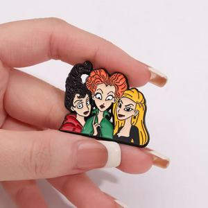 Venta al por mayor divertido tres <span class=keywords><strong>hermanas</strong></span> Hada tema Anime esmalte Metal broche-elegante para el Día Nacional ropa de fiesta de cumpleaños - Product Image 3