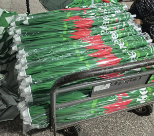 Parasol de plage <span class=keywords><strong>Heineken</strong></span> 2M avec poteau en <span class=keywords><strong>aluminium</strong></span> résistant au vent et antirouille, baleines en fibre de verre - Product Image 6