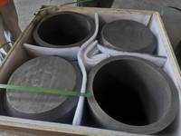 Crucibles en graphite de grande taille à haute conductivité électrique et résistance aux températures élevées pour matériaux d'anode de batterie lithium-ion