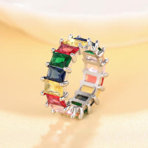 Anillo Geométrico con Piedra Preciosa, Circonia Cúbica Creada en Laboratorio, Corte Esmeralda, Engaste de Garras, Anillos de Moda Unisex para Fiesta - Product Image 1