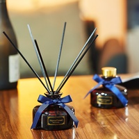 Diffuseur d'ambiance de luxe OEM pour la maison, aromathérapie longue durée 60-90 jours, bouteille en verre à étiquette privée, parfum en bâtonnets