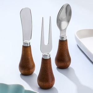 Juego de utensilios verticales para bebés, cuchillo, tenedor y cuchara de imitación de madera con mango corto, cuchara para postre y raspador de crema para niños - Product Image 3