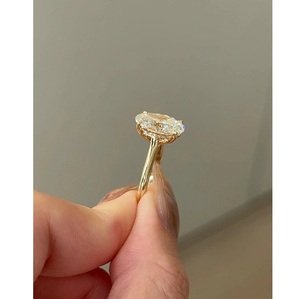 Ensemble de bagues de fiançailles de luxe en or 14 carats avec diamant de laboratoire taille ovale et alliance éternité assortie, pour bagues de mariage certifiées - Product Image 3