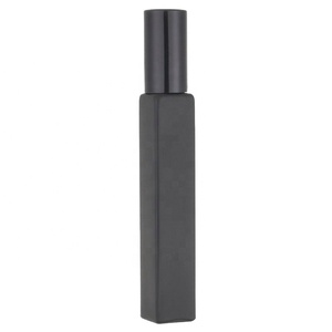 Flacon roll-on carré noir vide de 10 ml pour huiles essentielles, en verre avec bille en acier - Product Image 1