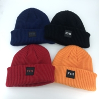Aangepaste Hoge Kwaliteit Unisex Acryl Wafel Schedel Beanie Cap Met Rubber Patch, Pvc Rubber Patch Mutsen