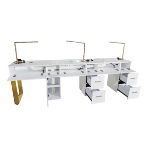 <span class=keywords><strong>Mesa</strong></span> <span class=keywords><strong>de</strong></span> Manicura <span class=keywords><strong>de</strong></span> Lujo en Dorado y Blanco, Lámpara para <span class=keywords><strong>Mesa</strong></span> <span class=keywords><strong>de</strong></span> Manicura <span class=keywords><strong>de</strong></span> Salón <span class=keywords><strong>de</strong></span> Belleza, Escritorio Triple para Manicura, Conjuntos <span class=keywords><strong>de</strong></span> Mesas y Sillas para Manicura Personalizados - Product Image 3