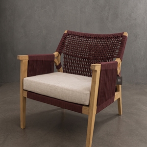 La silla Alula presenta una hermosa combinación de madera de teca y cuerda resistente, combinando perfectamente la elegancia natural con la comodidad. - Product Image 5