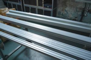 <span class=keywords><strong>Profil</strong></span>és en aluminium série 15-Norme nationale 15160 <span class=keywords><strong>Profil</strong></span>és en alliage d'aluminium industriel <span class=keywords><strong>Profil</strong></span>és <span class=keywords><strong>de</strong></span> panneaux <span class=keywords><strong>de</strong></span> <span class=keywords><strong>plan</strong></span> <span class=keywords><strong>de</strong></span> <span class=keywords><strong>travail</strong></span> - Product Image 3