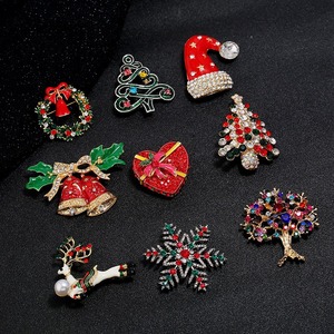 Broche de Noë<span class=keywords><strong>l</strong></span> européenne et américaine, arbre, boîte cadeau, renne flocon de neige, alliage de zinc haut de gamme à incrustations de diamants tendance - Product Image 1
