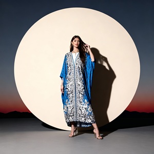 Robe Abaya en polyester de luxe élégante et personnalisée, avec strass thermocollants de haute qualité, pour femmes musulmanes, vente en gros - Product Image 1