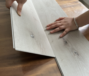 Suelo de PVC Impermeable de 4 mm a 8 mm con Sistema de Clic, <span class=keywords><strong>SPC</strong></span>, Aspecto de Madera, LVP, Tablones de Vinilo Plástico para Baños y Áreas Húmedas - Product Image 5