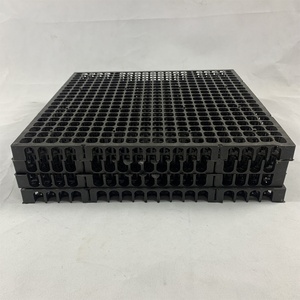 Paneles de Drenaje Celulares de 30 mm Instalados Debajo del Techo, Balcón, Campo de Fútbol y Área de Césped Sintético - Product Image 2