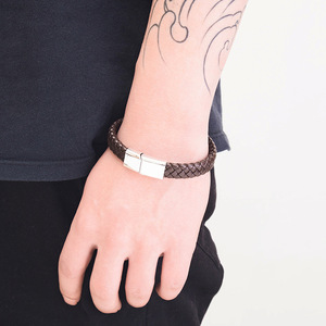 SL017 <span class=keywords><strong>Bracelet</strong></span> en peau de vache tissage bijoux pour hommes en <span class=keywords><strong>cuir</strong></span> véritable tissage à la main en <span class=keywords><strong>cuir</strong></span> <span class=keywords><strong>Bracelet</strong></span> pour hommes en gros - Product Image 3