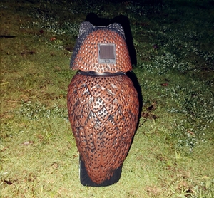 Répulsif pour oiseaux réaliste en forme de hibou, 360° °   Épouvantail en plastique peint à la main à tête rotative, résistant aux intempéries, dissuasif pour jardin, cour et toit - Product Image 4