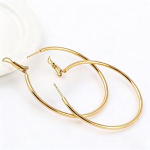 Pendientes de Aro Simples y Populares con Baño de Oro de 18K - Product Image 3