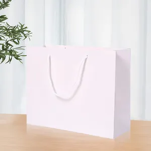 Tas kemasan hadiah putih tas pakaian ketebalan tas kertas kemasan perhiasan belanja kustom dengan logo
