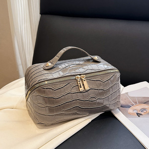 Nouveau modèle de trousse de maquillage à motif écorce - haut de gamme, de niche, grande capacité, trousse de toilette de voyage pratique, sac de rangement pour cosmétiques - Product Image 2